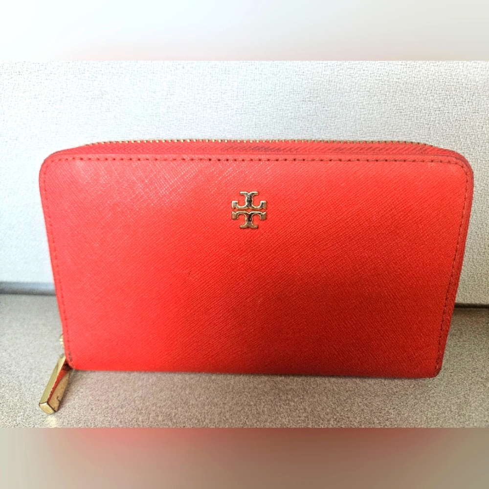 Tory Burch Carter Continental Wallet ~ Red With Gold Hardware